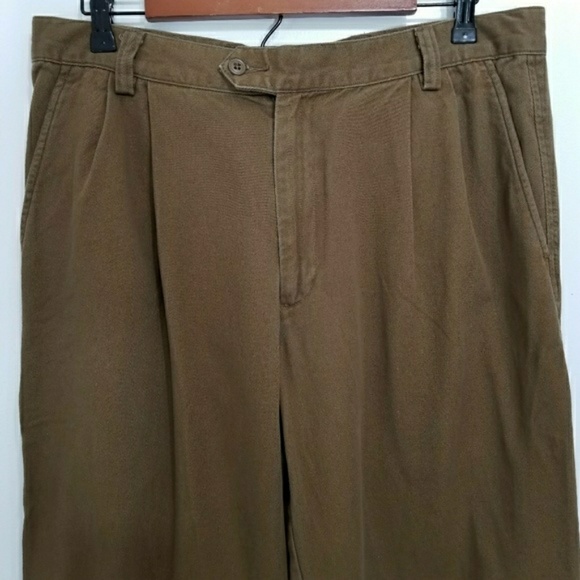 Dockers Men's Pleated Classic Fit Khaki Pants - Picture 5 of 6